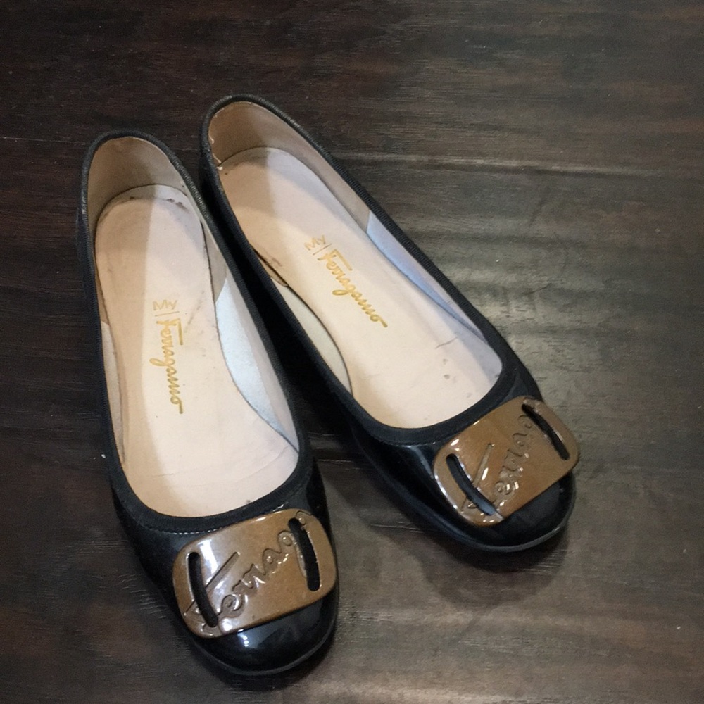 【SOLD】My Ferragamo patent leather ballerina flats